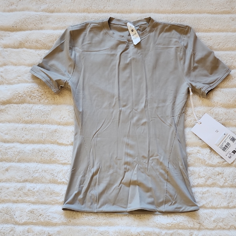 NWT Lululemon Nulu Hip Length Crewneck Short Sleeve